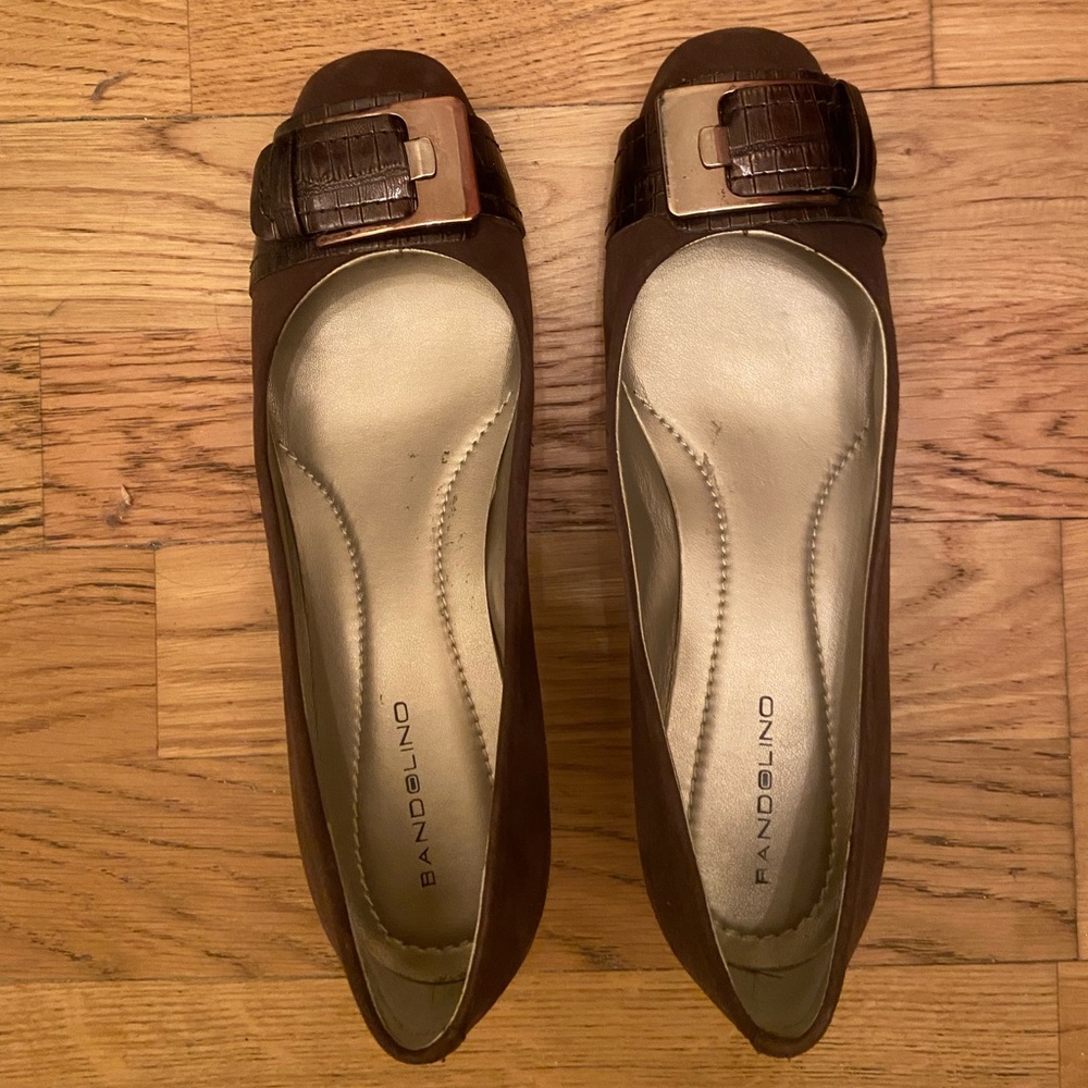 Bandolino brown suede flats with buckle detail